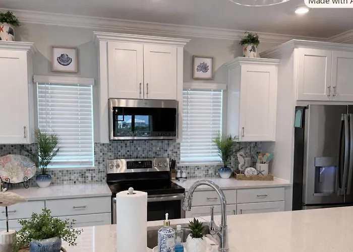 Blue Sky Breeze Holiday home Pensacola